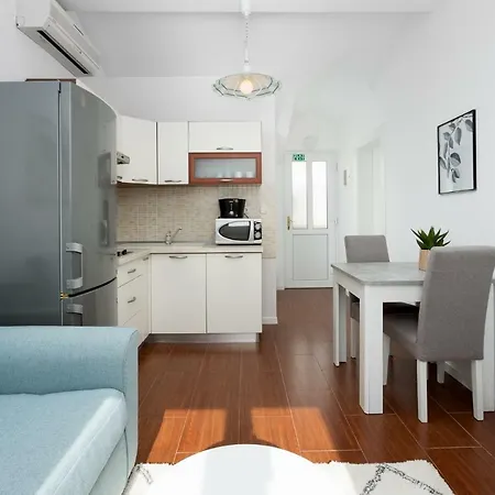 Apartman Hope 2 *