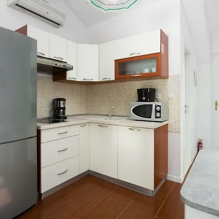 Apartman Hope 2 *