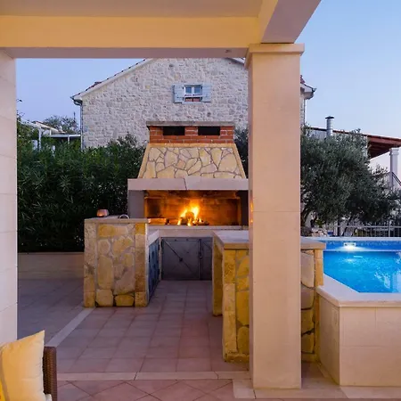 Apartman Hope 2 *