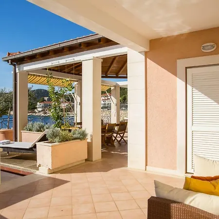 Apartman Hope 2 Vinisce